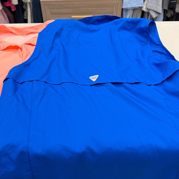 Women’s Columbia Sleeveless Shirts - set of 4 - Picture 6 of 11